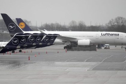 lufthansa, plane, airport