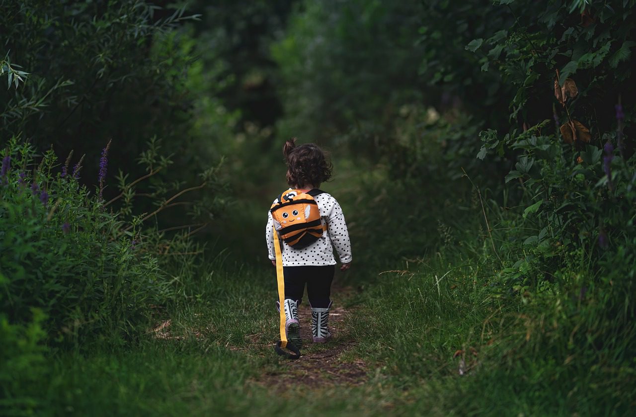 koritsi, girl, kid, child, paidi, walk