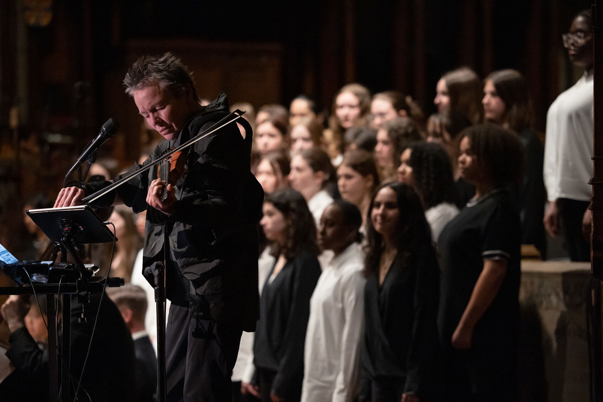 «Waiting for the Barbarians»: H Laurie Anderson στo κονσέρτο στο Saint Thomas © Beowulf Sheenan