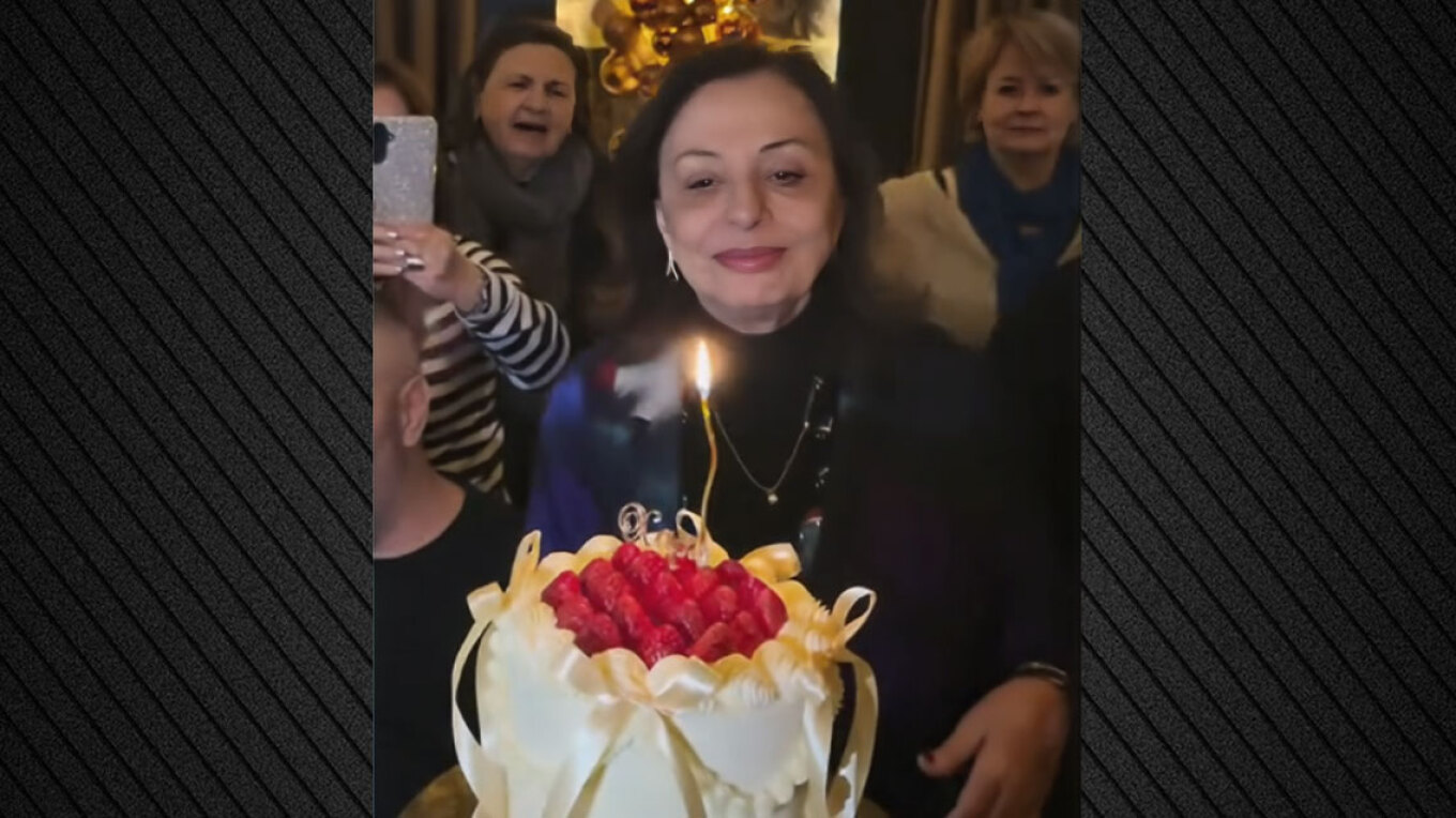 Χάρις Αλεξίου