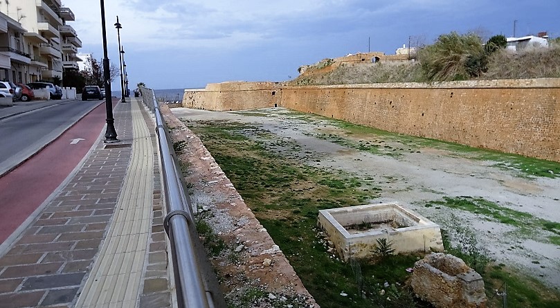 δυτική Τάφρος