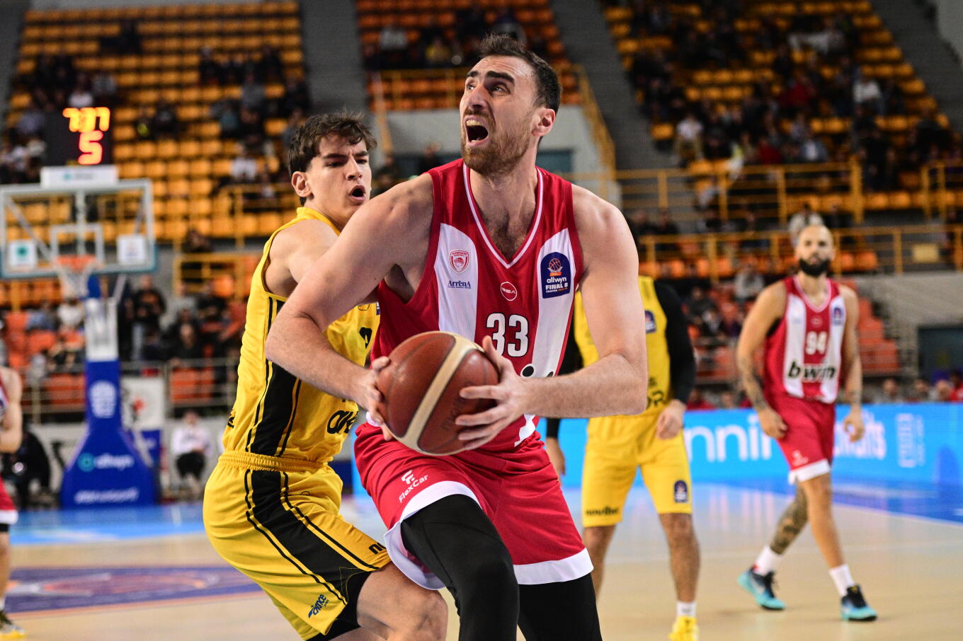 Μιλουτίνοφ