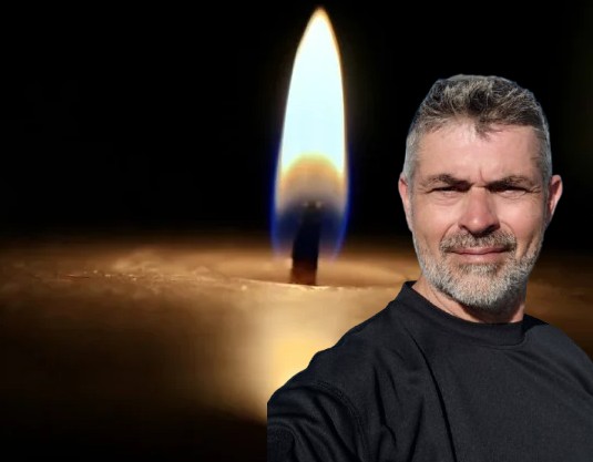 Μανόλης