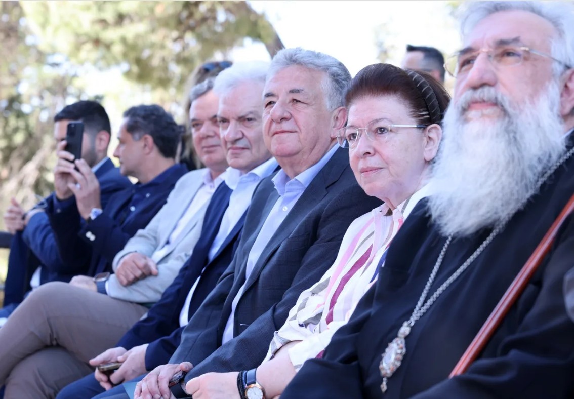 Μενδώνη